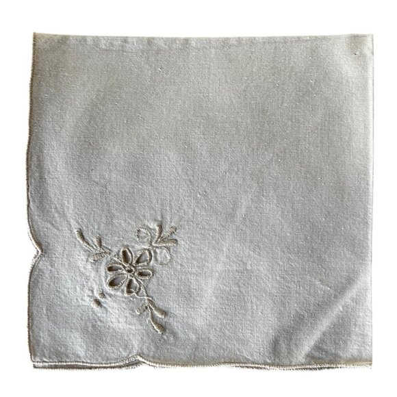 8 Pale Pink Embroidered Cotton Napkins Cutwork Scalloped Edges 15.25x15.25 - Picture 5 of 14